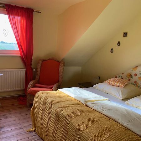 Vierseitenhof Hasenfelde - Ferienwohnung Feldblick Steinhofel ภายนอก รูปภาพ